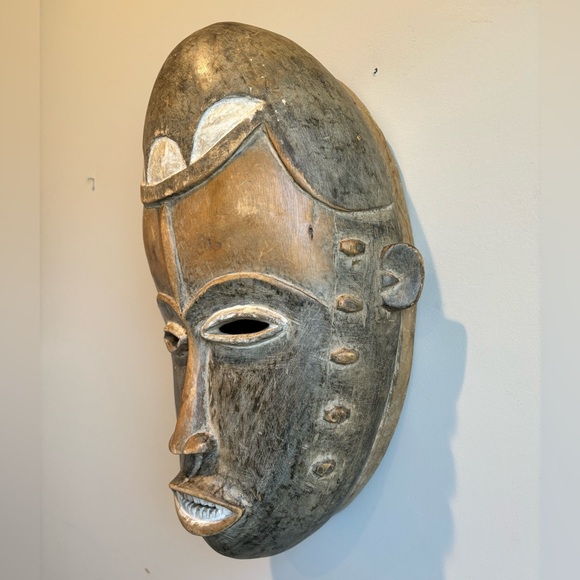 Vintage African wood hand carved large mask wall hanging in excellent condition - Picture 3 of 7